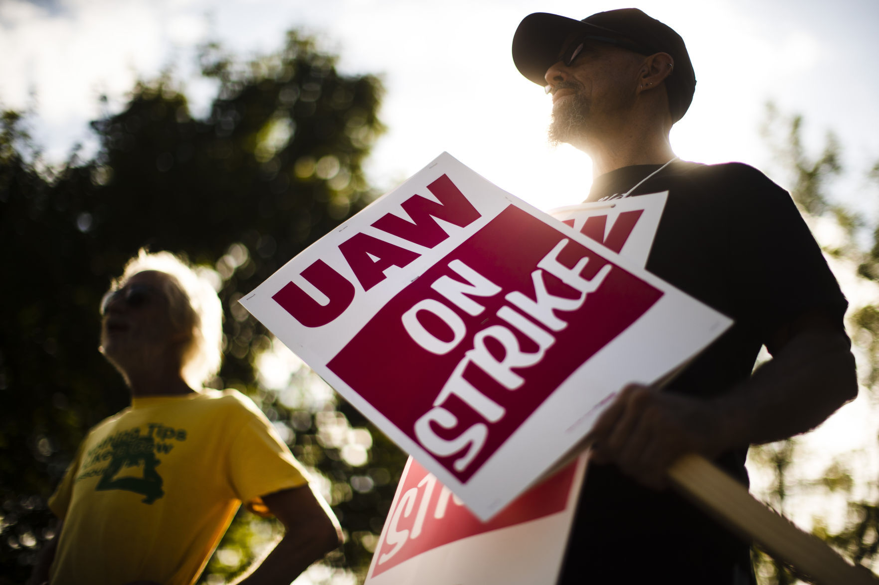 APTOPIX General Motors UAW Strike